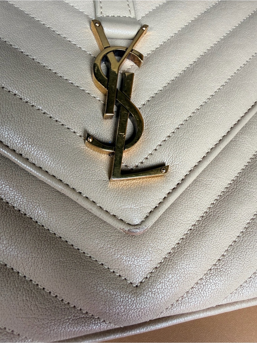 Saint Laurent Beige Quilted Leather Shoulder Bag with Gold Hardware - Picture 12 of 14